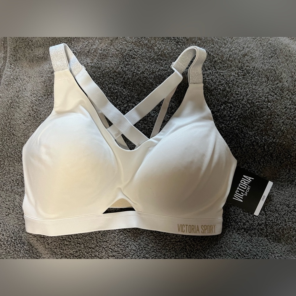 NWT, 34DD, Victoria Sport, medium support sports bra, pullover, off white